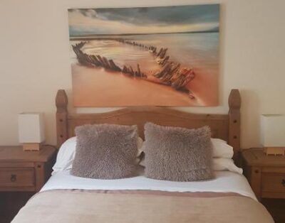 River Castle guest house with double room with shower