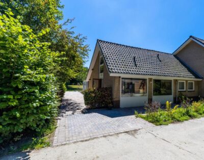 Residences and bungalow Royal Domburg(Three-Bedroom Bungalow with Hot Tub)