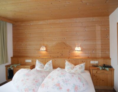 Double Room with Balcony(Pension Bergkristall)