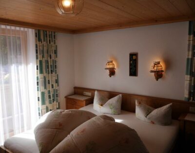 Triple Room with Bath (Pension Bergkristall)