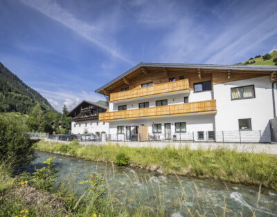 RIVERSIDE RAURIS APARTMENTS – One-Bedroom Apartment